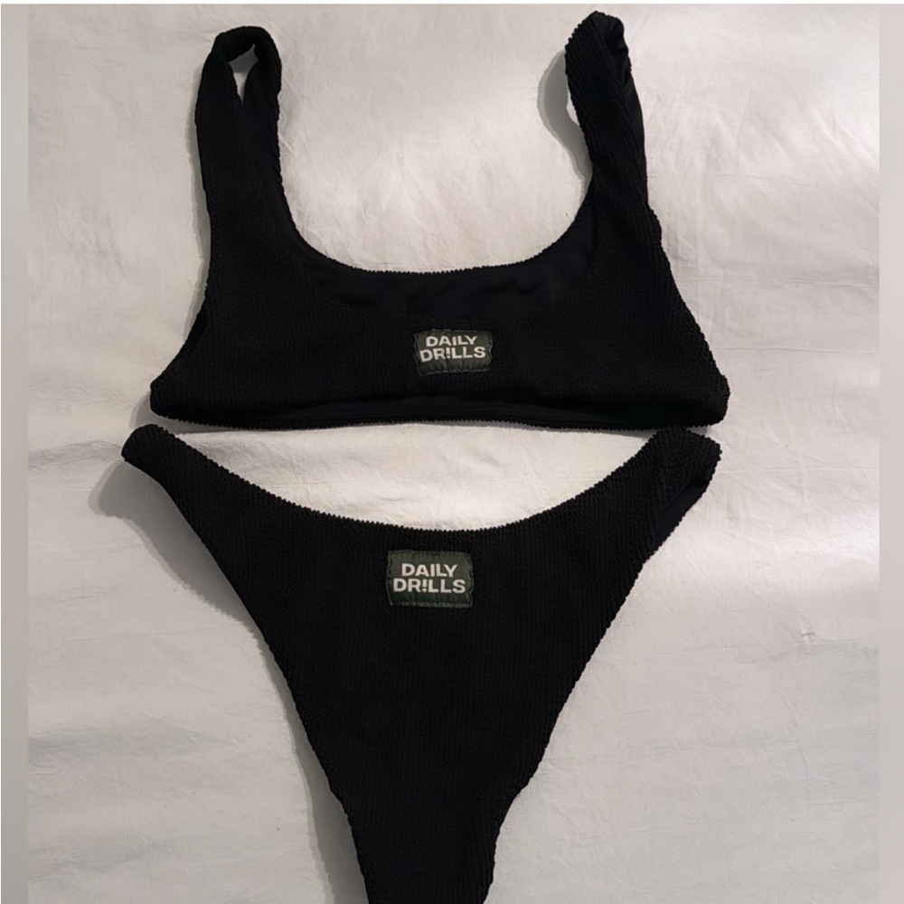 Daily drills black bikini!